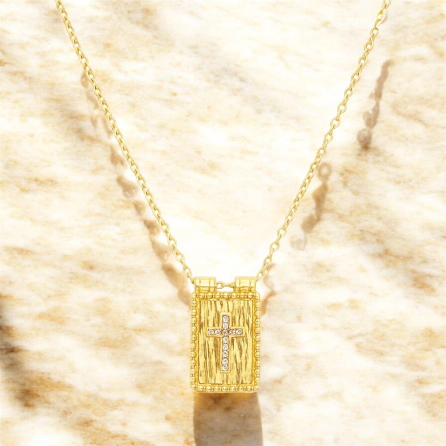 Collier "Regard divin" Croix